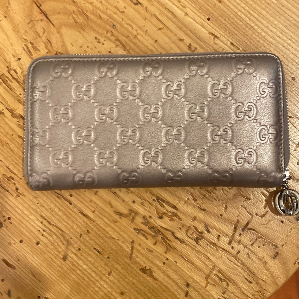 Gucci GG Monogram Zippy Wallet